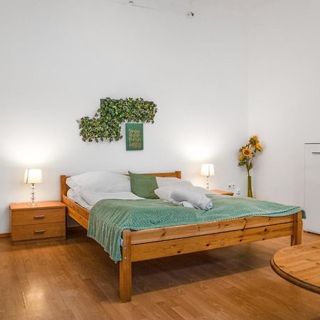 Elegant 2Br Apartment - Near Bahnhof Wien Meidling ภายนอก รูปภาพ