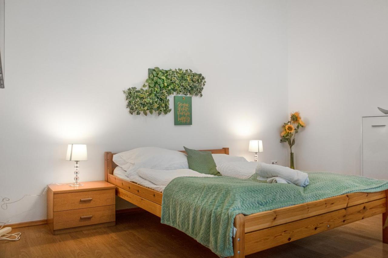 Elegant 2Br Apartment - Near Bahnhof Wien Meidling ภายนอก รูปภาพ