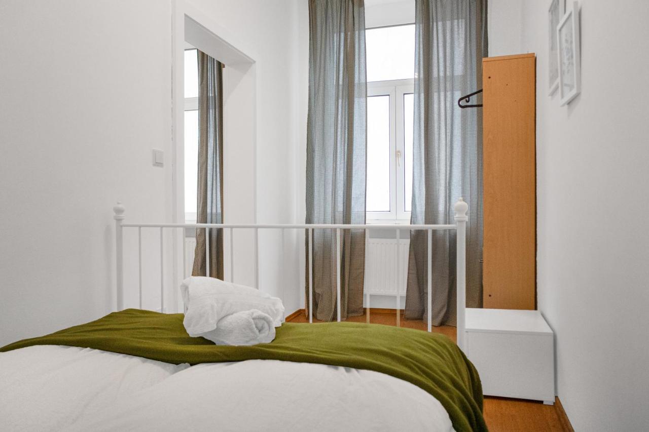 Elegant 2Br Apartment - Near Bahnhof Wien Meidling ภายนอก รูปภาพ