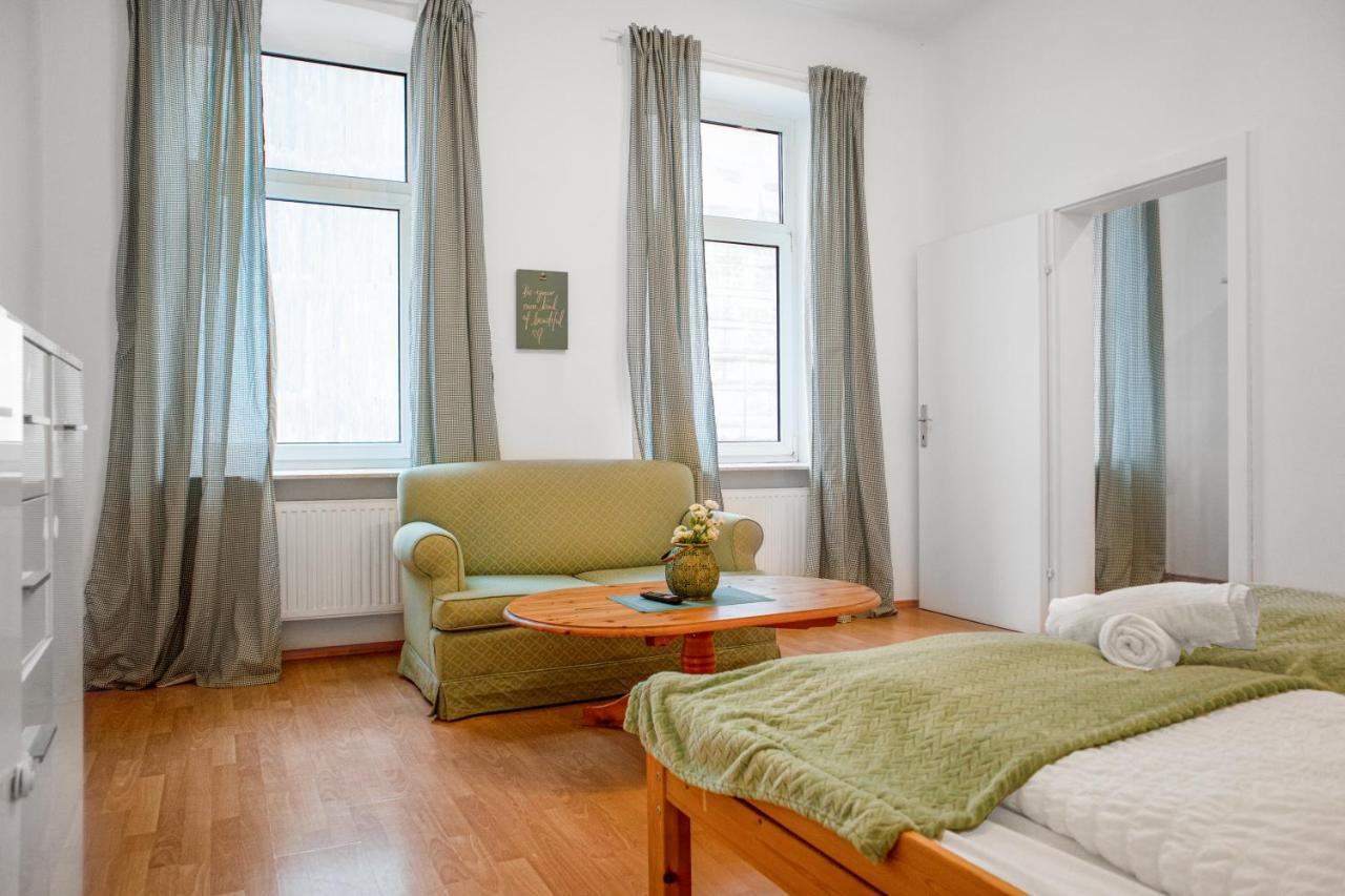 Elegant 2Br Apartment - Near Bahnhof Wien Meidling ภายนอก รูปภาพ