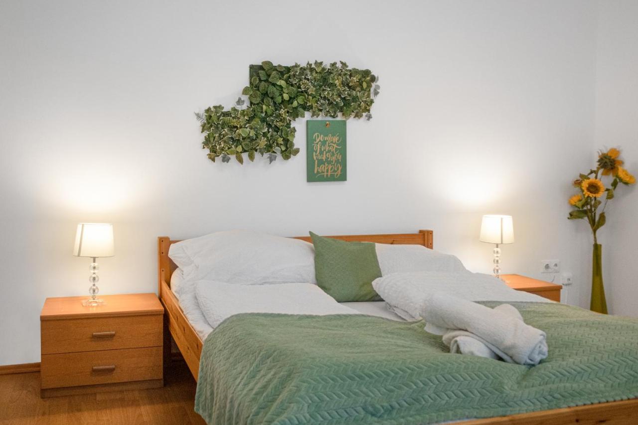Elegant 2Br Apartment - Near Bahnhof Wien Meidling ภายนอก รูปภาพ