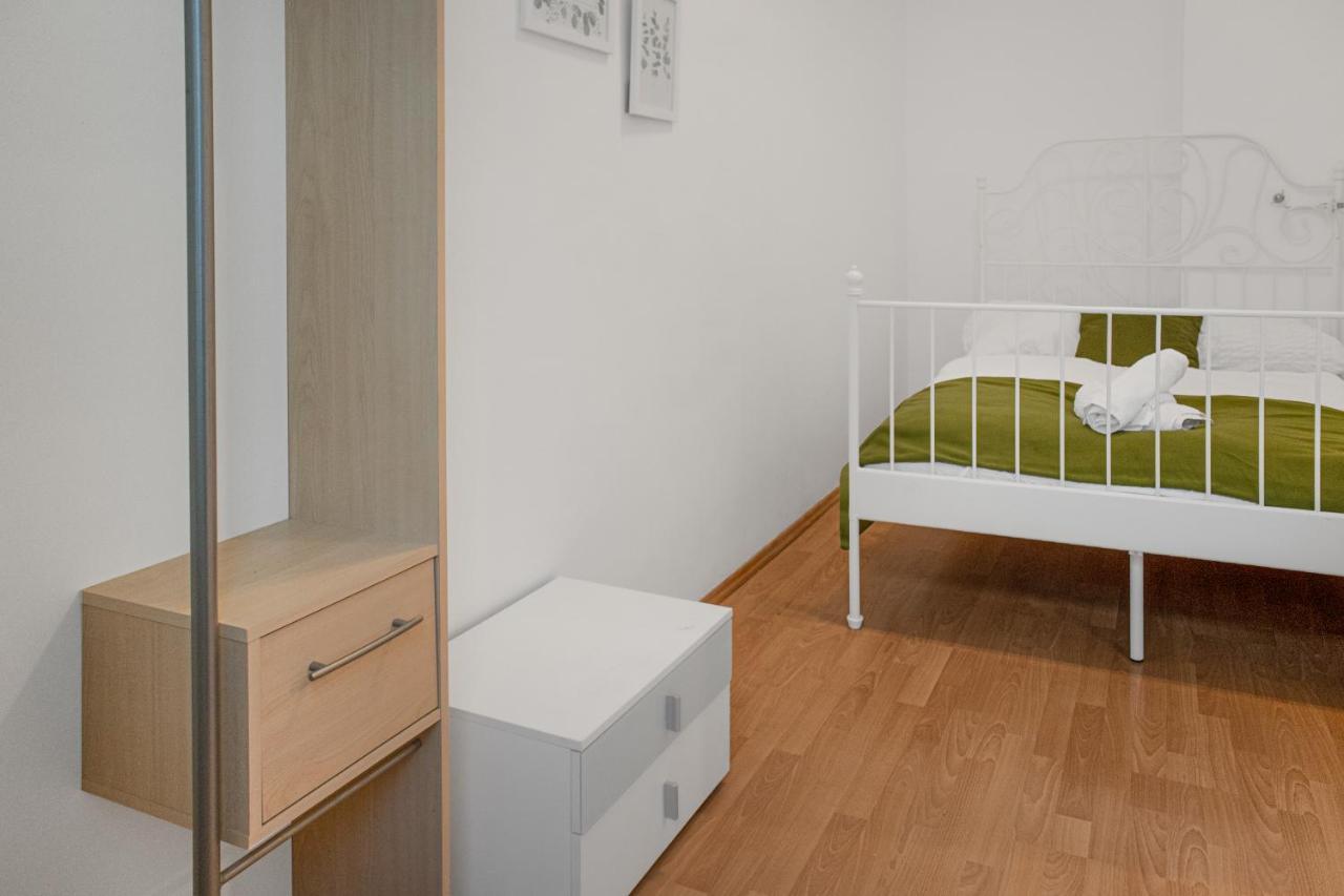Elegant 2Br Apartment - Near Bahnhof Wien Meidling ภายนอก รูปภาพ
