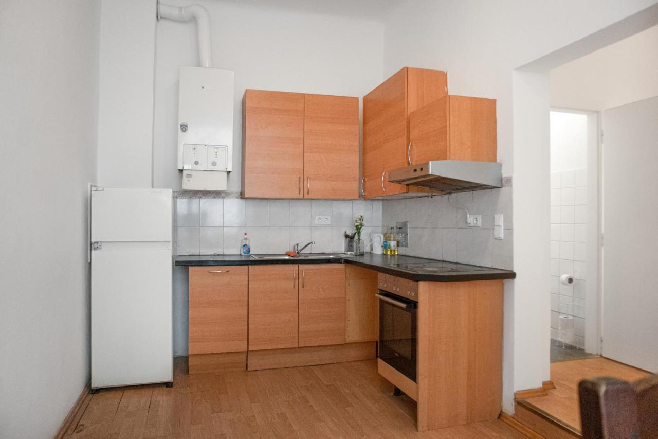 Elegant 2Br Apartment - Near Bahnhof Wien Meidling ภายนอก รูปภาพ
