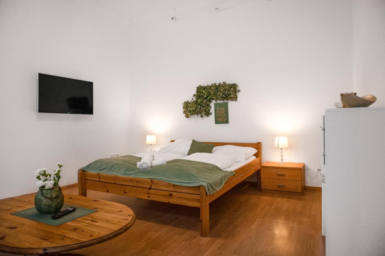 Elegant 2Br Apartment - Near Bahnhof Wien Meidling ภายนอก รูปภาพ